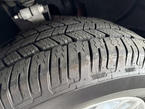 Used 2021 Jeep Grand Cherokee L Laredo w/ Luxury Tech Group I image 13