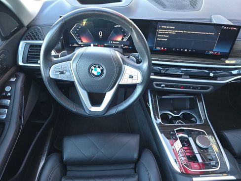 Used 2024 BMW X7 xDrive40i w/ Premium Package image 13