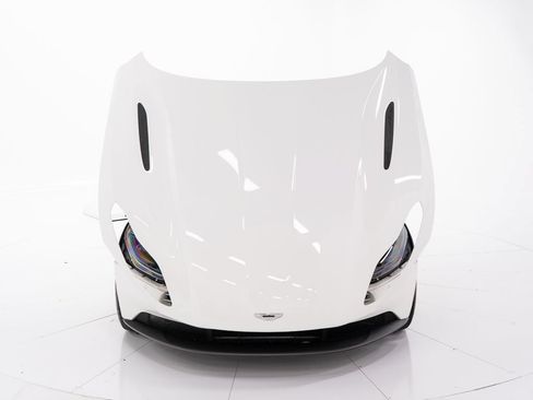 Used 2021 Aston Martin DB11 Volante RWD image 50