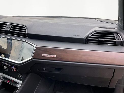 Used 2025 Audi Q3 2.0T Premium Plus w/ Premium Plus Package image 16