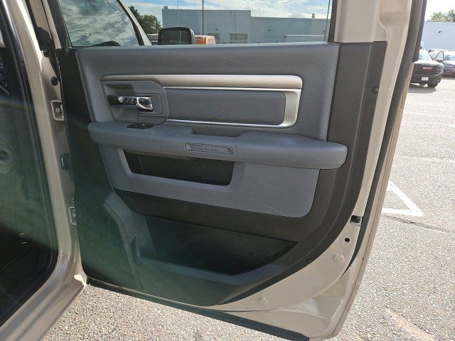 Used 2019 RAM 1500 Warlock AWD/4WD image 32