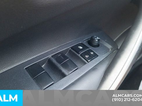 Used 2023 Toyota Corolla SE image 30