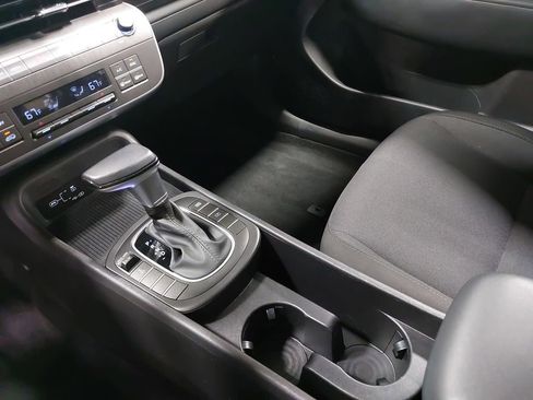 Certified 2025 Hyundai Kona SEL image 24