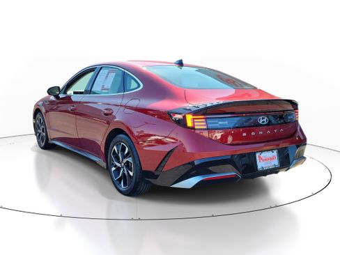Used 2025 Hyundai Sonata SEL FWD image 3