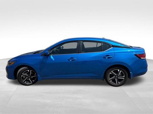 Certified 2025 Nissan Sentra SV FWD image 5