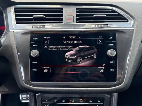Used 2022 Volkswagen Tiguan SE R-Line AWD/4WD image 19