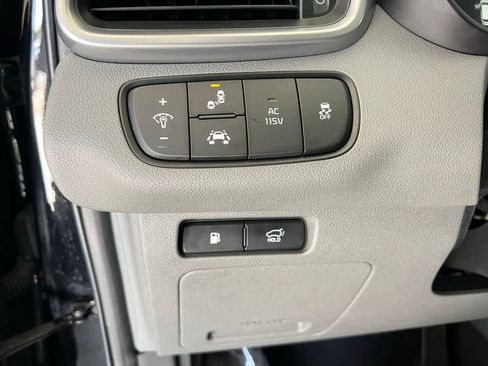 Used 2019 Kia Sorento SX image 16