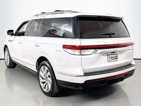 Used 2023 Lincoln Navigator Reserve AWD/4WD image 6