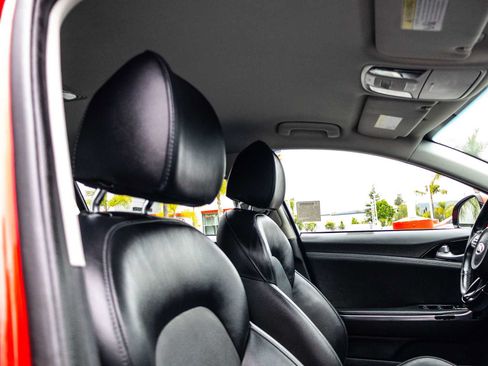 Used 2019 Kia Stinger RWD image 26