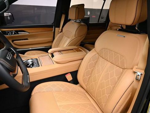 Used 2024 Jeep Grand Wagoneer Series III w/ Rear Seat Video Group 1 AWD/4WD image 13