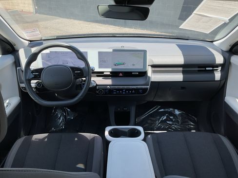 Used 2024 Hyundai Ioniq 5 SE RWD image 17