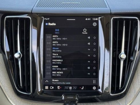 Used 2023 Volvo XC60 T8 Ultimate w/ Climate Package image 17