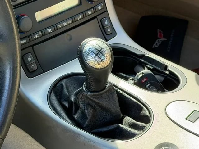 Used 2005 Chevrolet Corvette Coupe w/ Preferred Equipment Group RWD image 25
