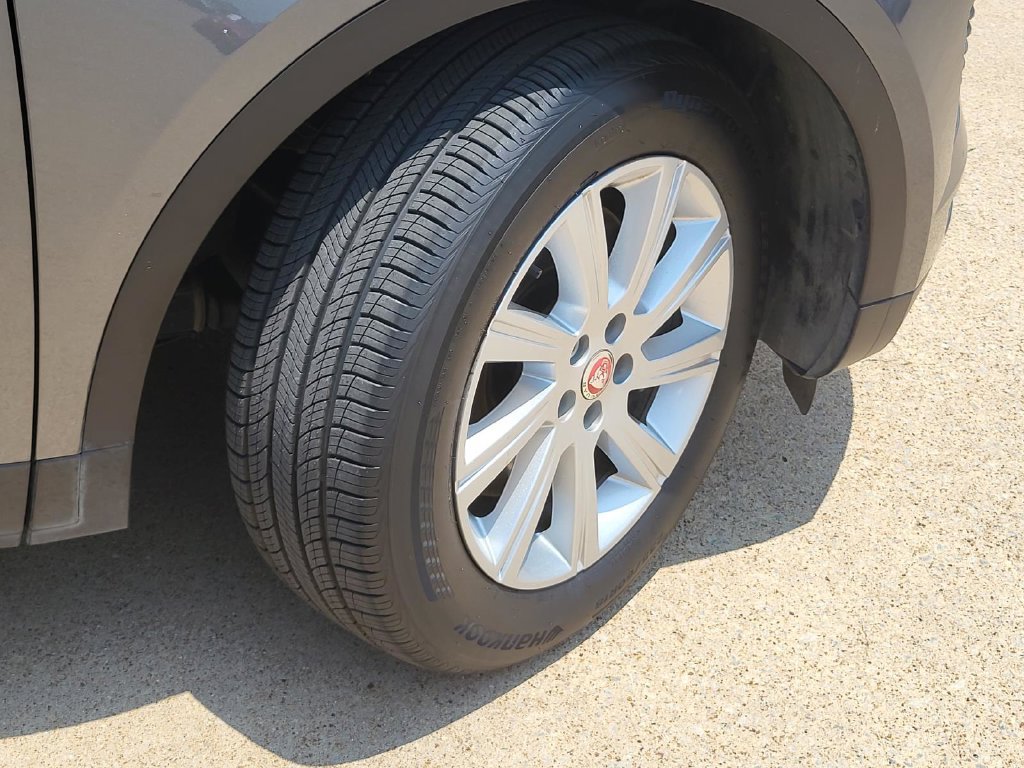 Used 2020 Jaguar E-PACE AWD/4WD image 6
