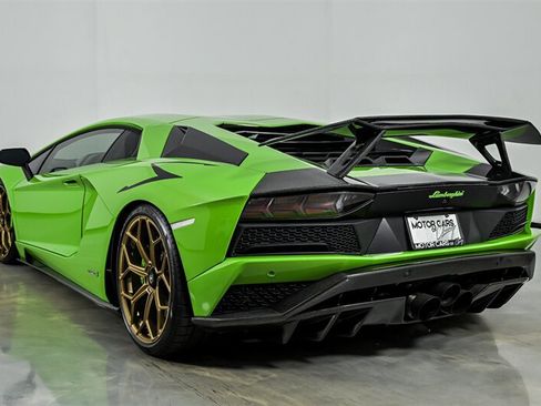 Used 2018 Lamborghini Aventador S AWD/4WD image 9