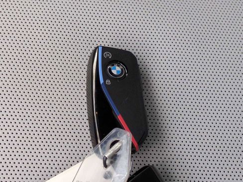 Used 2025 BMW M5 w/ Carbon Package image 35