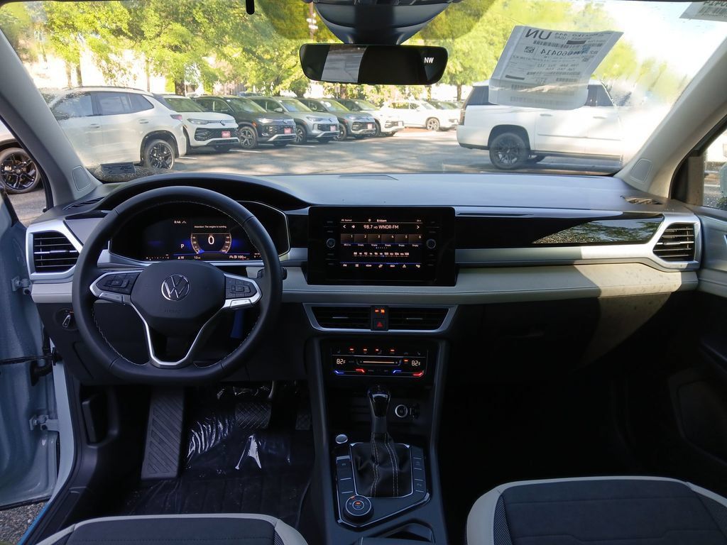 New 2026 Volkswagen Taos SE AWD/4WD image 12