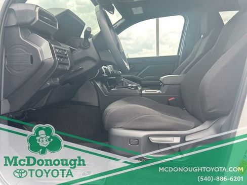 Used 2025 Toyota 4Runner SR5 AWD/4WD image 10