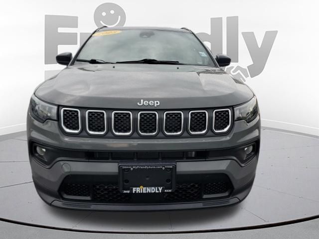Used 2023 Jeep Compass Latitude w/ Convenience Group AWD/4WD image 8