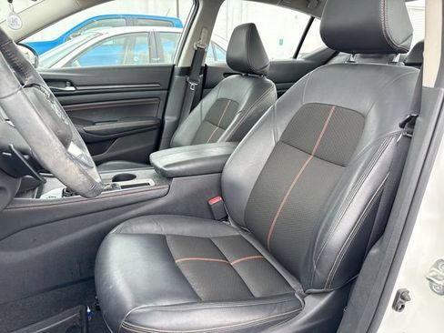 Used 2020 Nissan Altima 2.5 SR w/ Premium Package FWD image 10