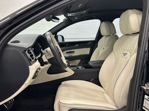 Used 2023 Bentley Bentayga AWD/4WD image 11
