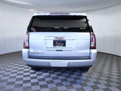 Used 2017 GMC Yukon XL SLT AWD/4WD image 7