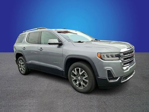 Used 2023 GMC Acadia SLE w/ Driver Convenience Package image 3