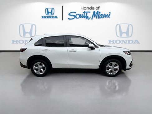 Used 2023 Honda HR-V LX image 8