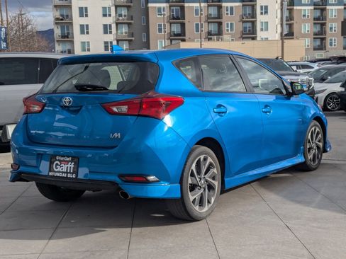 Used 2018 Toyota Corolla iM image 3