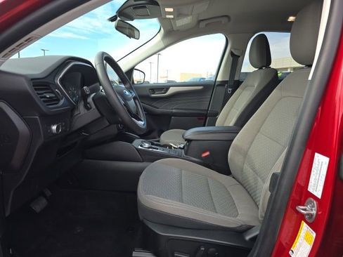 Certified 2022 Ford Escape SE w/ SE Sport Appearance Package image 11