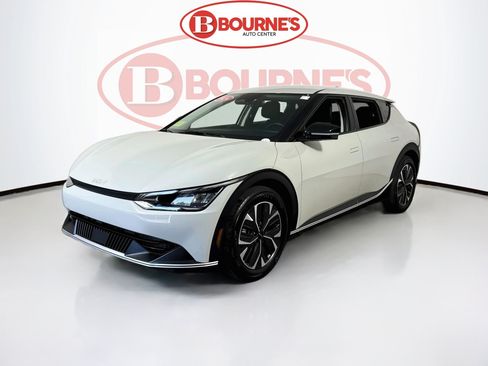 Used 2024 Kia EV6 Light AWD/4WD image 6