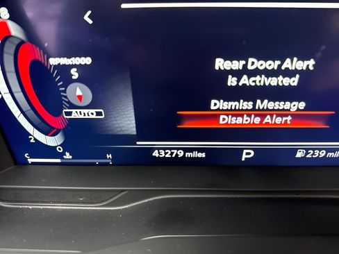 Used 2025 Nissan Pathfinder Platinum AWD/4WD image 24