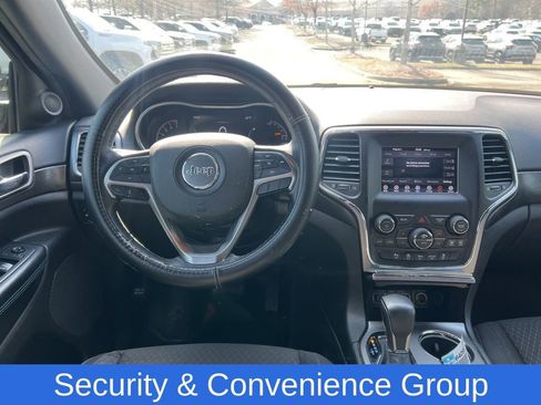 Used 2018 Jeep Grand Cherokee Laredo image 16