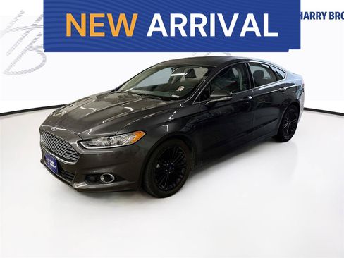Used 2016 Ford Fusion SE w/ Equipment Group 202A FWD image 1
