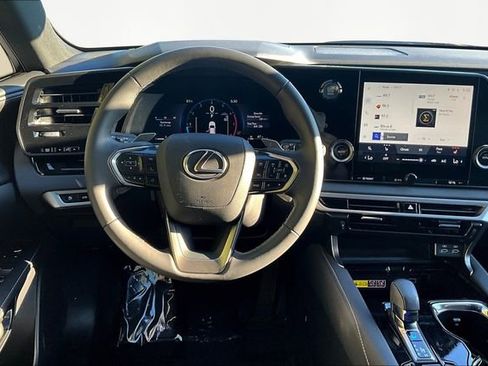 Used 2025 Lexus RX 350 FWD image 8