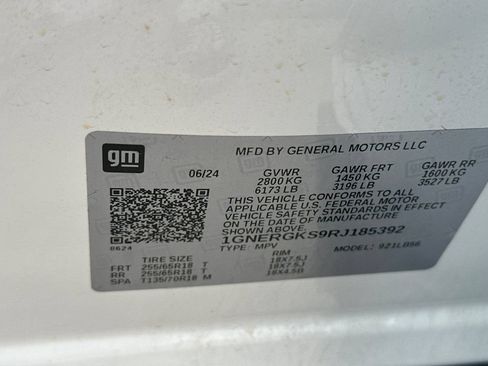 Used 2024 Chevrolet Traverse LT FWD image 41