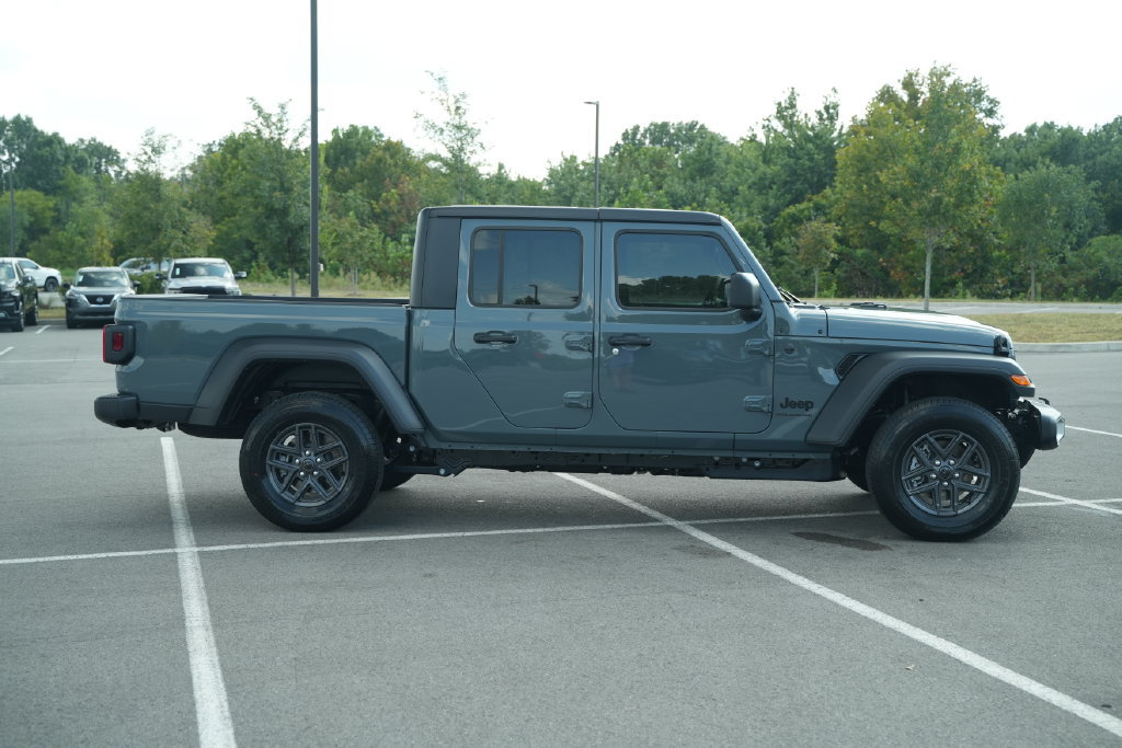 New 2026 Jeep Gladiator Sport AWD/4WD image 8