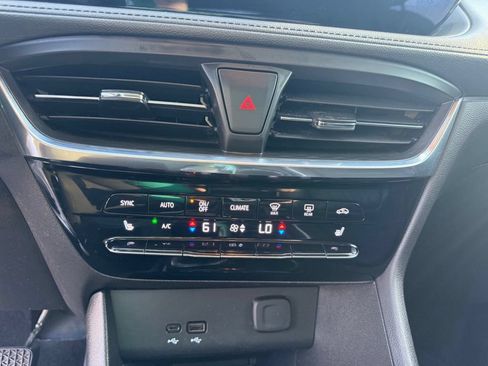 Used 2024 Buick Encore GX Avenir AWD/4WD image 37