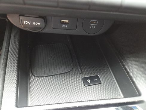 Used 2025 Hyundai Elantra SEL FWD image 9