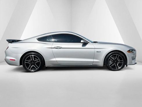Used 2018 Ford Mustang GT Premium RWD image 10