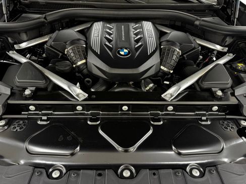 Used 2021 BMW X5 M50i image 31