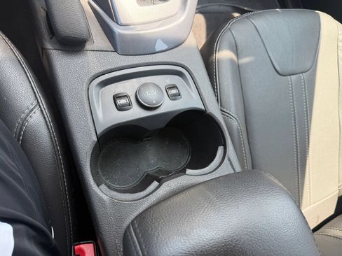 Used 2014 Ford Focus Titanium FWD image 15