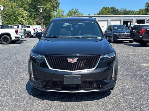 Used 2024 Cadillac XT6 Sport w/ Technology Package AWD/4WD image 2
