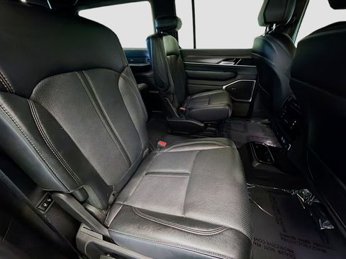 Used 2024 Jeep Wagoneer Series III image 15