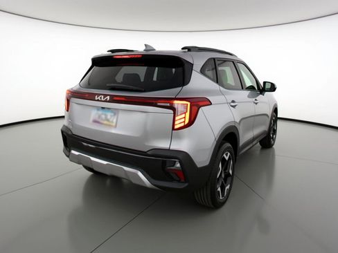Used 2025 Kia Seltos S image 9