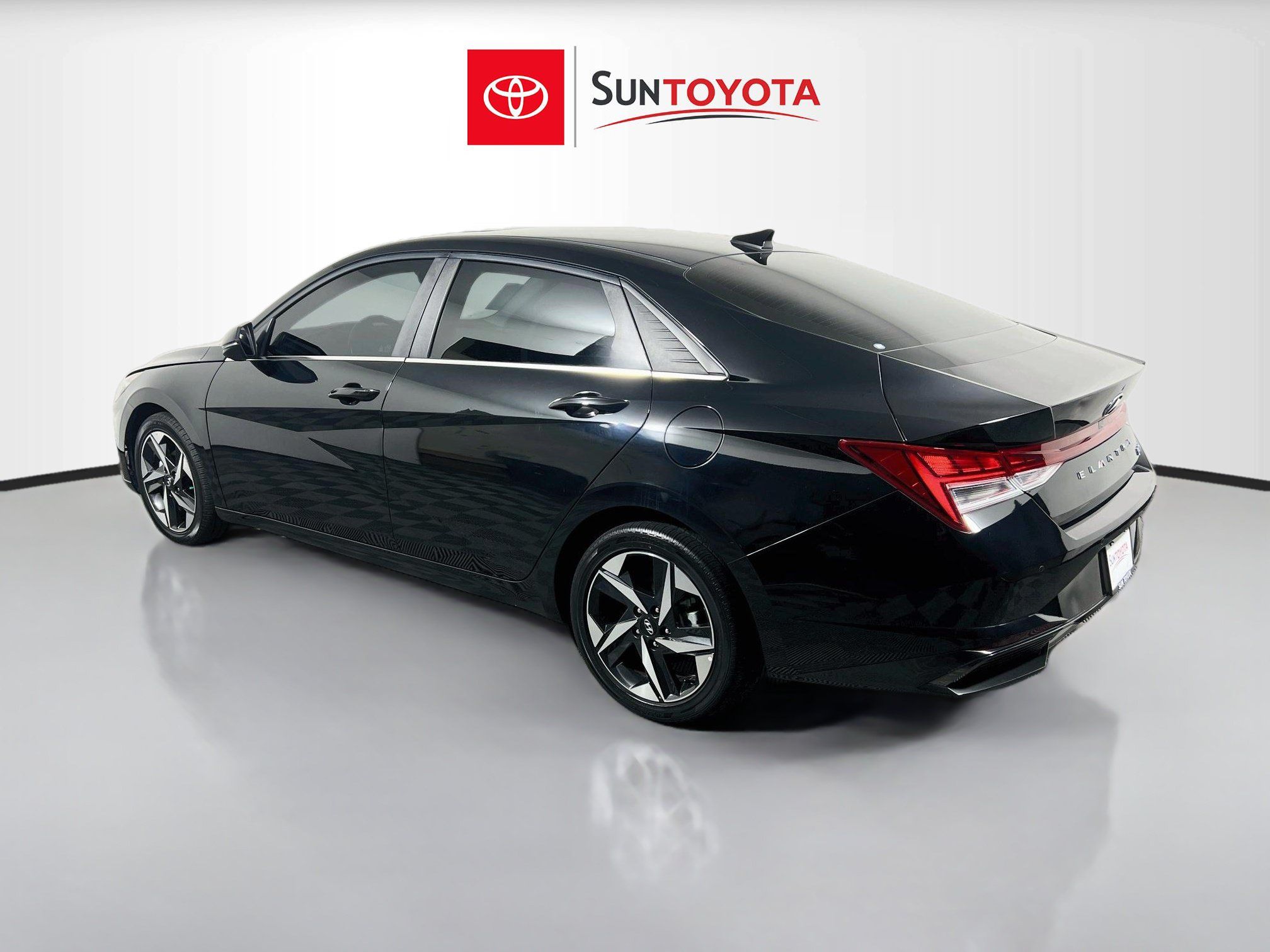 Used 2023 Hyundai Elantra Limited FWD image 6