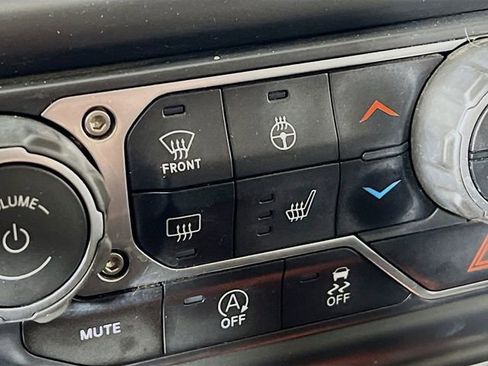 Used 2019 Jeep Wrangler Unlimited Rubicon w/ LED Lighting Group AWD/4WD image 21