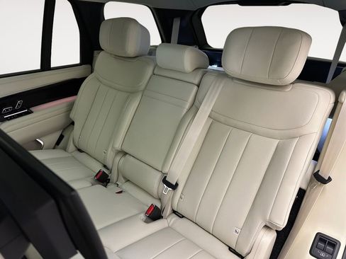New 2026 Land Rover Range Rover Long Wheelbase Autobiography image 13
