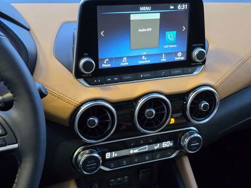 Used 2025 Nissan Sentra SV w/ SV Premium Package image 23