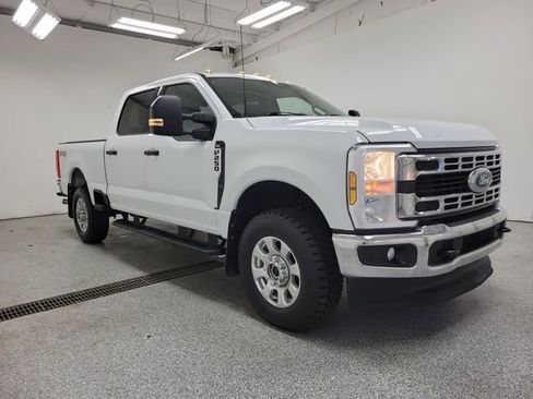 Used 2024 Ford F250 XLT w/ FX4 Off-Road Package AWD/4WD image 2